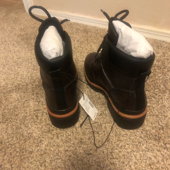 Brown Rue adventure boot. Size 7 - Picture 3 of 3